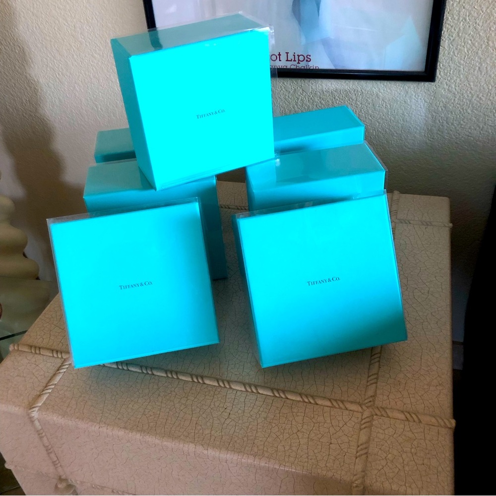 Tiffany & Co box🐬 - Picture 1 of 4